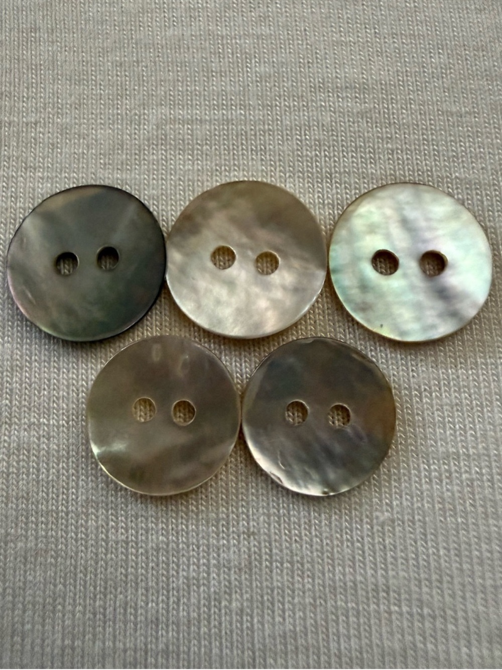 EUVC 1/2 Inch Glossy Grayish Silver Mother-of-Pearl 2-Hole Buttons - Set of 5